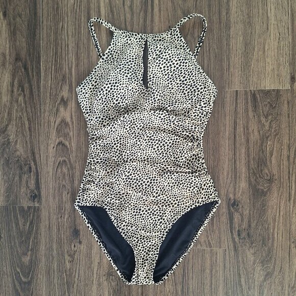 NWOT Ellen Tracy Polkadot One Piece Swimsuit Size 8 Preppy Feminine Flattering - Picture 2 of 9